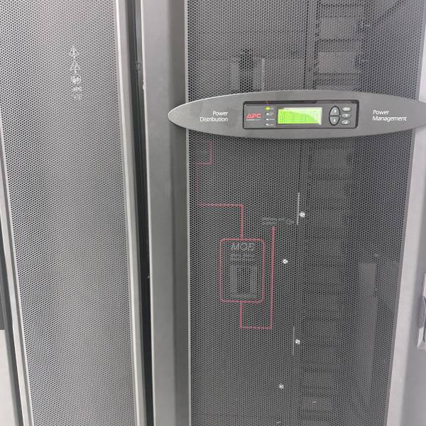 DC-3 remote hands team